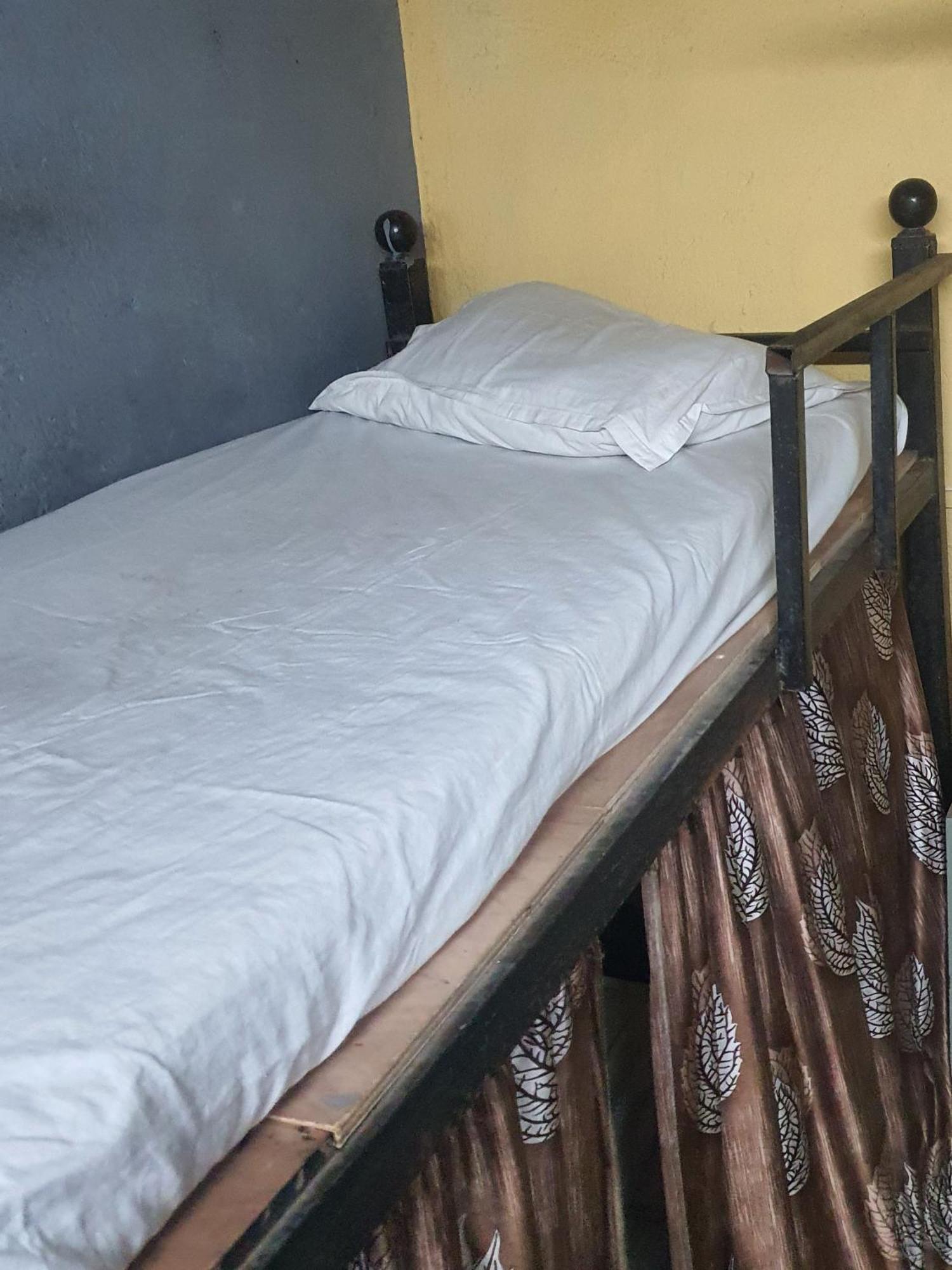 Bapuji Dormitory Hostel Mumbai Exterior foto